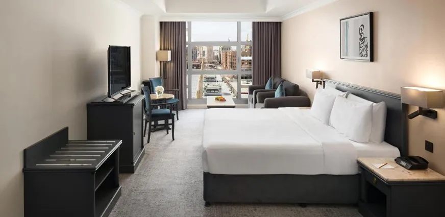 Anwar Al-Madinah Movenpick Hotel – luxury hotel for Umrah in Madinah with close Masjid an-Nabawi access, spacious rooms, family-friendly facilities, and on-site dining