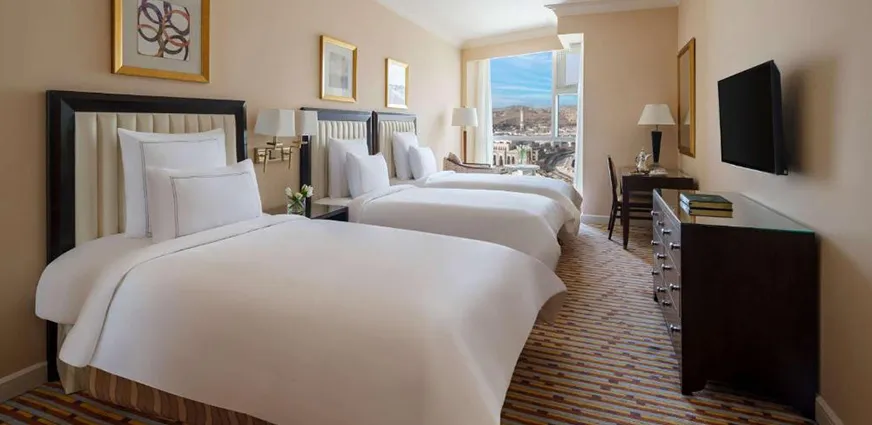 Swissotel Al Maqam Makkah – one of the best hotels for Umrah in Makkah with easy Haram access, family-friendly rooms, and on-site dining